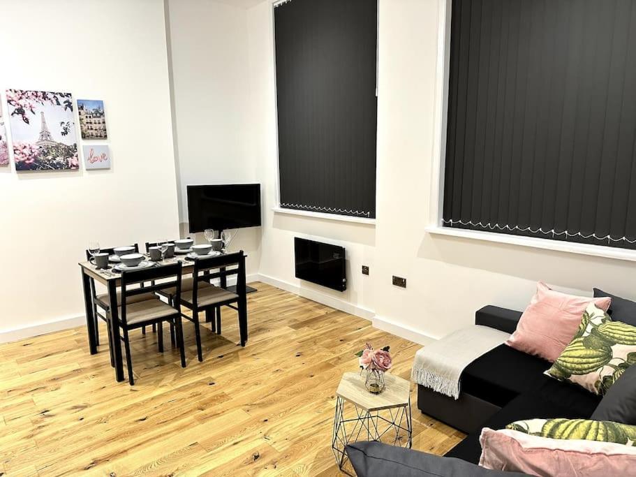 Spacious And Elegant Apartment Birmingham Buitenkant foto