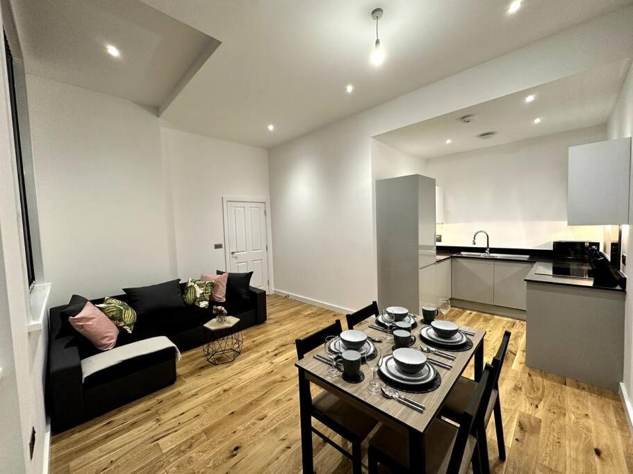 Spacious And Elegant Apartment Birmingham Buitenkant foto